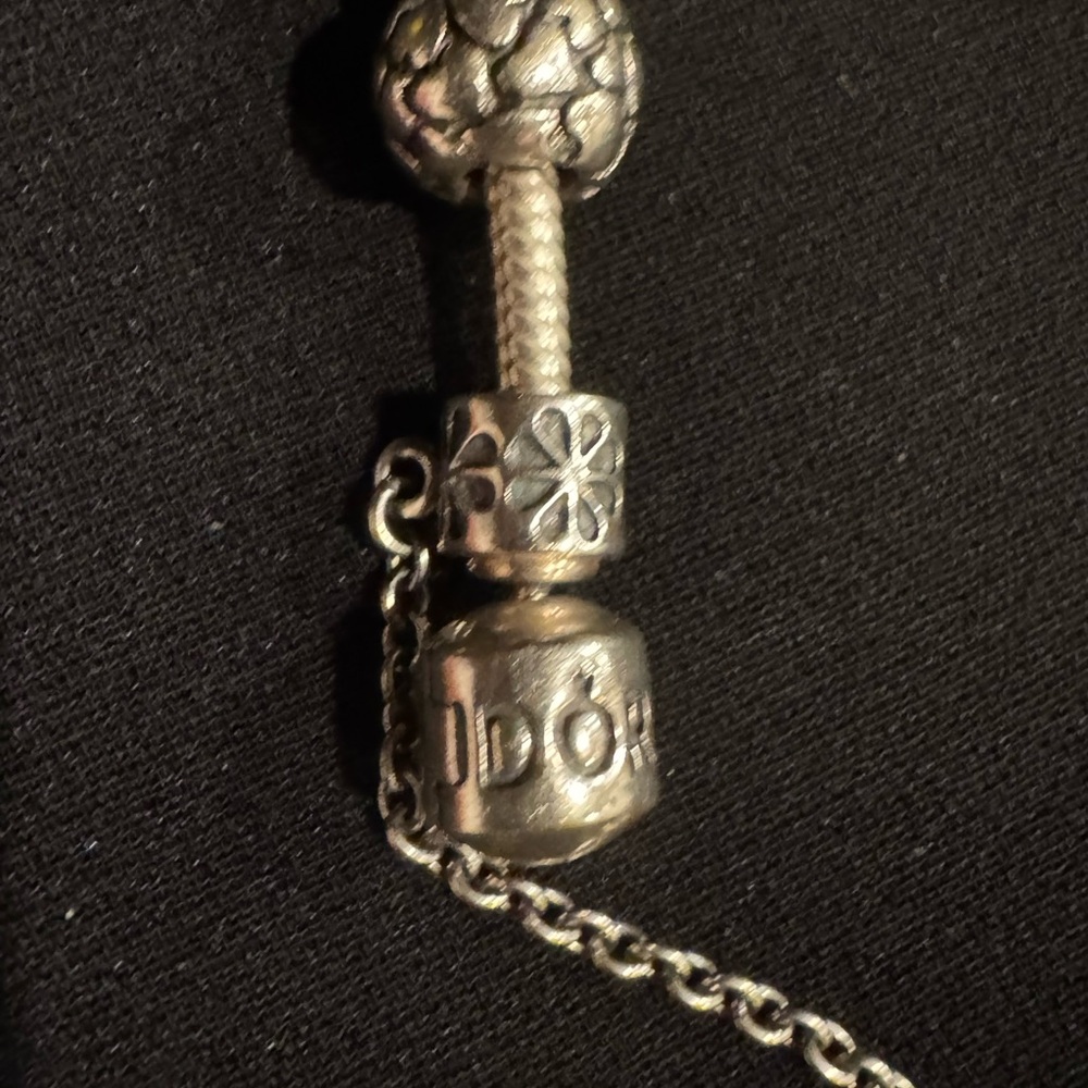 Pandora Silver Bracelet with 15 Charms. Like new ! - Picture 3 of 5